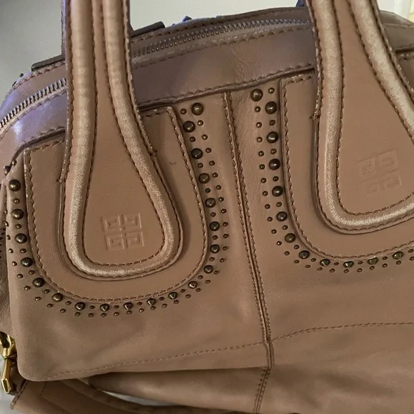 COPY - Givenchy Nightingale - Picture 1 of 9